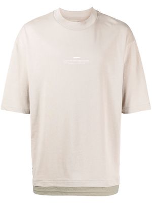izzue cotton text-print T-shirt - Neutrals