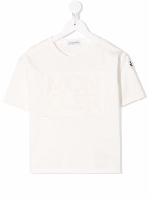 Moncler Enfant broderie-anglaise logo T-shirt - Neutrals