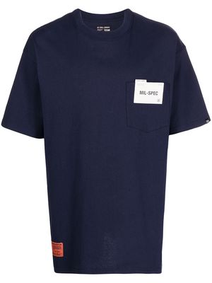 izzue patch-detail short-sleeved T-shirt - Blue