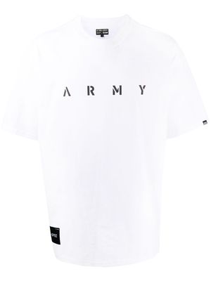 izzue slogan-print short-sleeved T-shirt - White