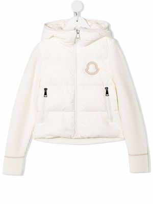 Moncler Enfant logo-patch hooded padded jacket - White