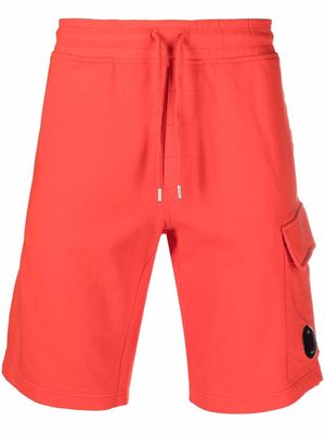 C.P. Company Lens-detail cotton cargo shorts - Red