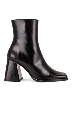 ALOHAS South Boot in Black
