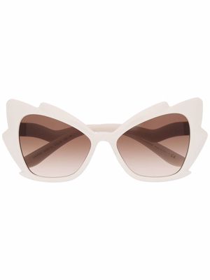 Dolce & Gabbana Eyewear cat-eye gradient sunglasses - White