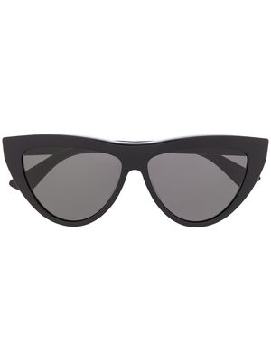 Bottega Veneta Eyewear cat-eye frame logo sunglasses - Black
