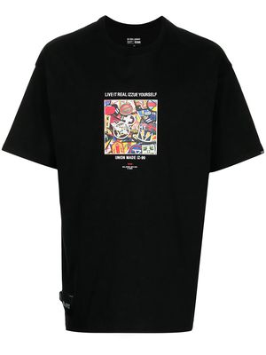 izzue graphic-print short-sleeved T-shirt - Black