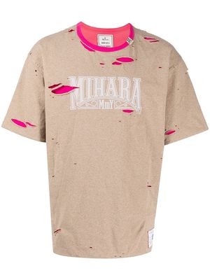 Maison Mihara Yasuhiro distressed logo-print T-shirt - Brown
