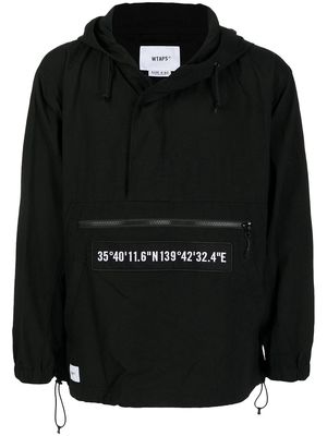 WTAPS logo-print pullover hooded jacket - Black