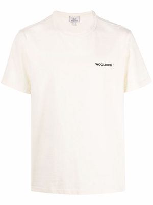 Woolrich chest logo-print T-shirt - Neutrals