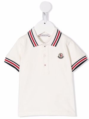 Moncler Enfant logo-patch polo shirt - White