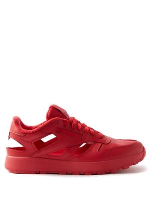 Maison Margiela - X Reebok Tabi Split-toe Cutout Leather Trainers - Mens - Red