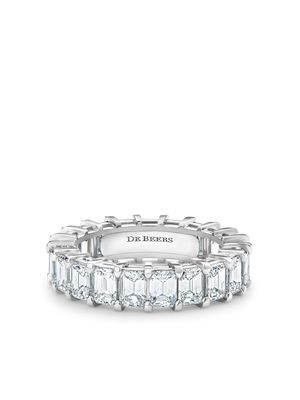 De Beers Jewellers platinum DB Classic emerald-cut diamond eternity band - Silver