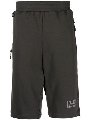 izzue logo-print shorts - Grey