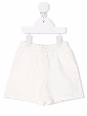 Moncler Enfant embroidered logo track shorts - White