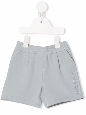 Moncler Enfant embroidered logo sweatpants - Grey