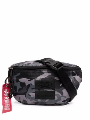 Eastpak camouflage-print belt bag - Grey
