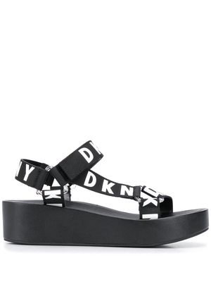 DKNY logo platform sandals - Black