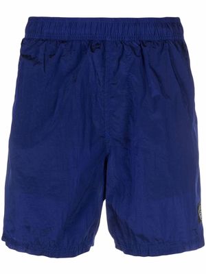 Stone Island logo-patch crinkled swim shorts - Blue