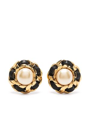 Chanel Pre-Owned 1970s pearl-embellished clip-on earrings - Gold