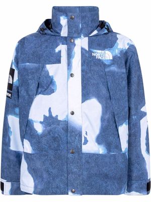 Supreme x TNF bleached denim print mountain jacket - Blue