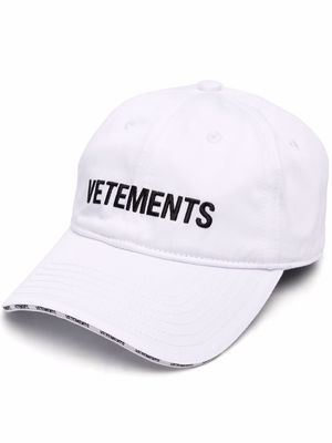 VETEMENTS logo-embroidered baseball cap - White