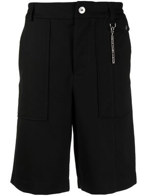 Feng Chen Wang logo-charm Bermuda shorts - Black
