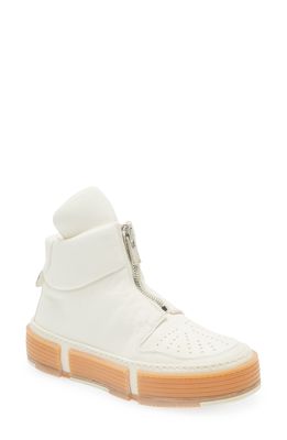 Guidi HIgh Top Basketball Sneaker in Co00T White