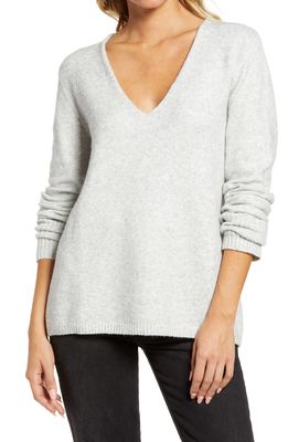 Treasure & Bond V-Neck Sweater in Grey Light Heather
