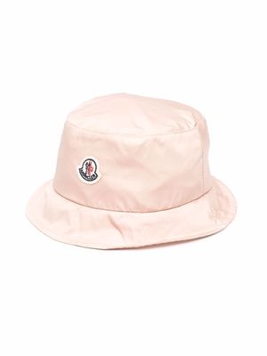 Moncler Enfant logo-patch bucket hat - Pink
