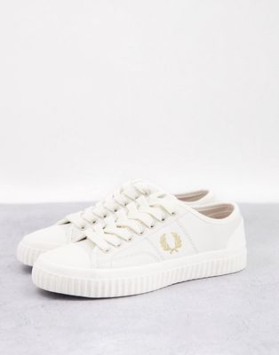 Fred Perry Hughes low leather sneakers in ecru-Neutral