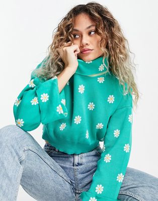 Heartbreak cropped turtle neck sweater with daisy embroidery in green-Multi