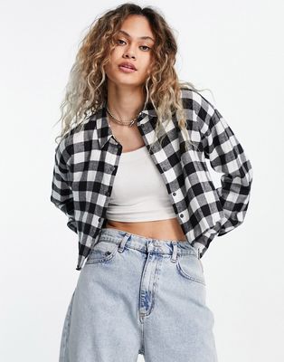 Noisy May cropped shirt in black & white check-Brown