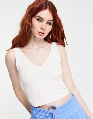 Noisy May seamless v neck cropped tank top in white