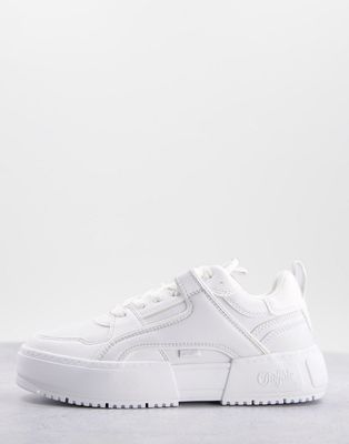 Buffalo Rse Lo flatform sneakers in white
