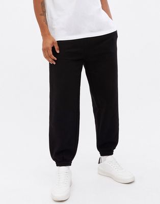 New Look oversized sweatpants in black