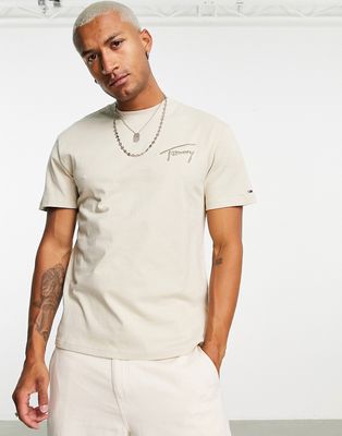 Tommy Jeans signature logo t-shirt relaxed fit in beige-Neutral