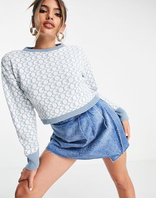 I Saw It First knitted cropped sweater in blue chain print-Blues