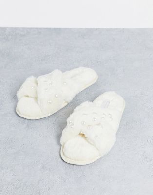Accessorize fluffy slipper with faux pearls in cream-White