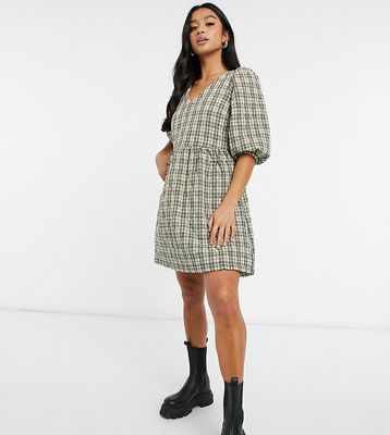 Vero Moda Petite quilted smock mini dress in check print-Multi