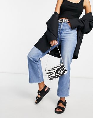Wrangler cropped raw hem mom jeans in mid wash-Blues