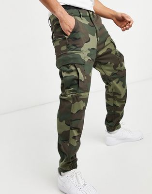 Levi's tapered wave camo cargo pants-Green