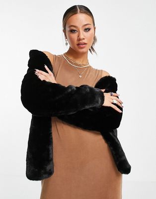 Vero Moda faux fur coat in black