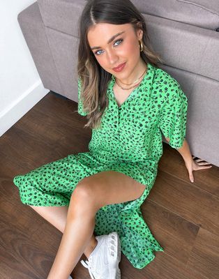 Wednesday's Girl relaxed midi shirt dress in ditsy floral-Green