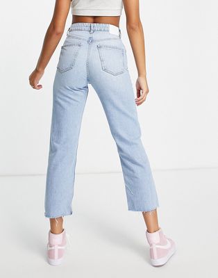 Pull & Bear straight cropped jeans in light blue-Blues