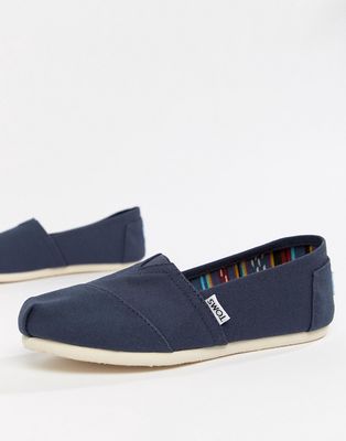 TOMS classic canvas flat shoes in navy-Blue