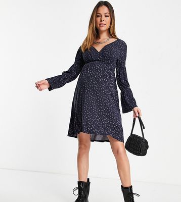 Mamalicious Maternity V-neck dress with elasticized sleeves in black ditsy floral