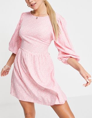 Pieces Magi puff sleeve open back tie detail dress in pink floral-Multi