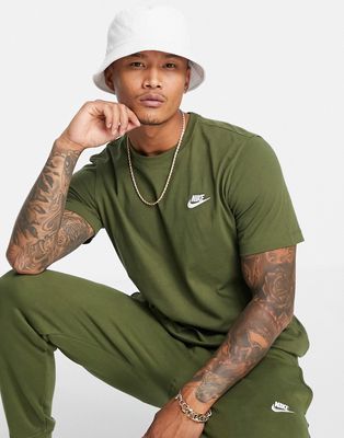 Nike Club t-shirt in khaki-Green