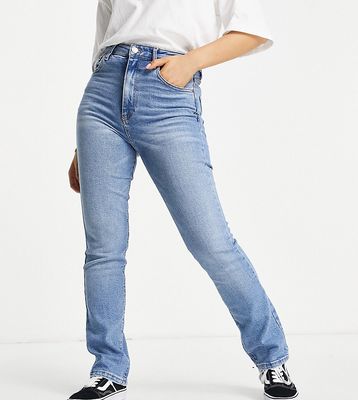 Stradivarius Petite vintage fit straight jeans in medium wash-Blues