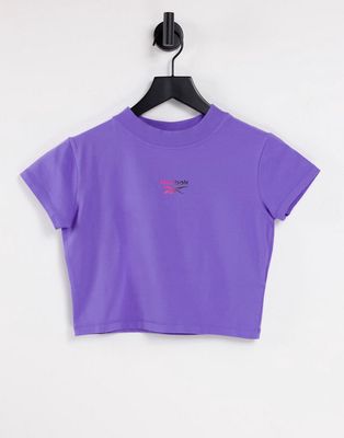 Reebok Classics t-shirt in hyper purple